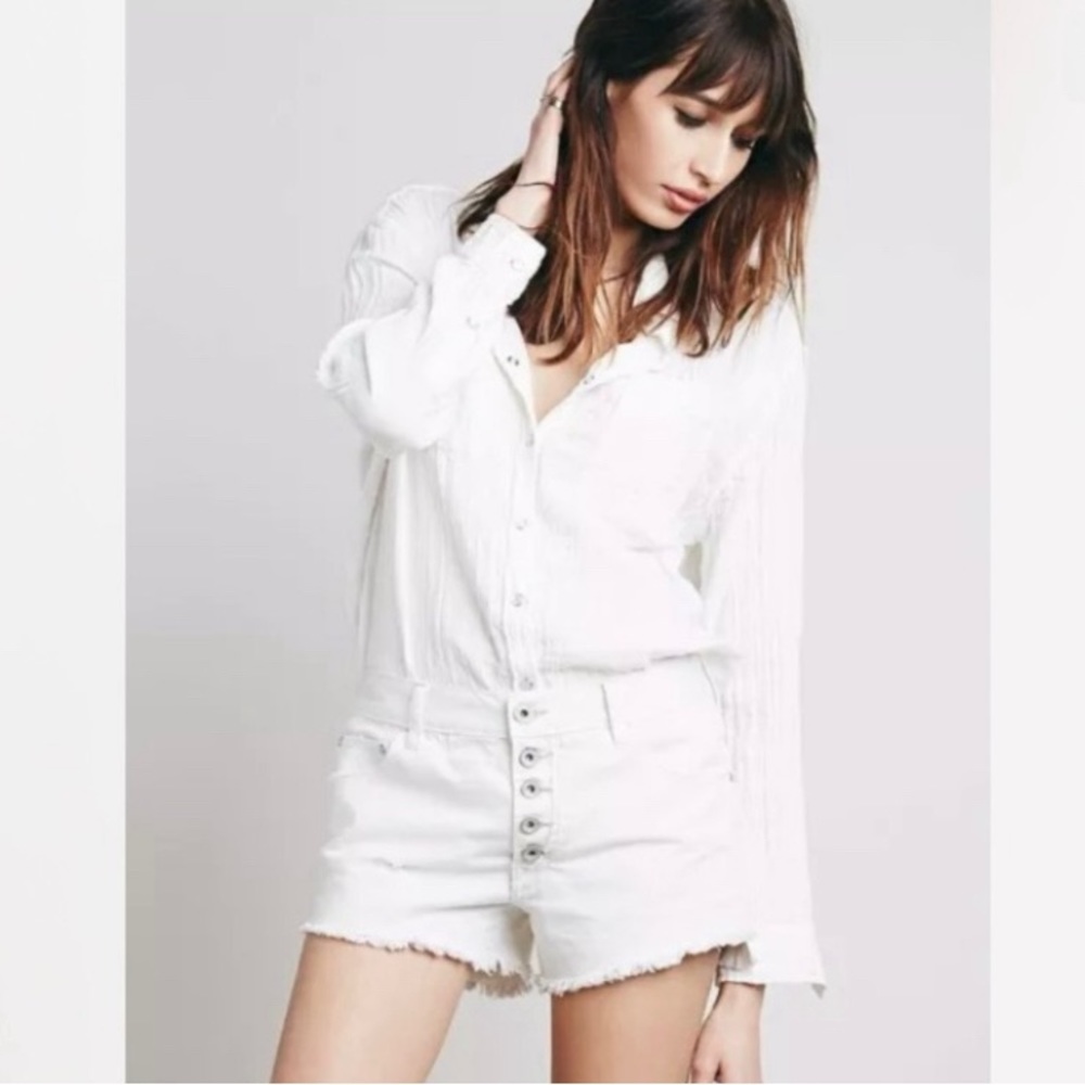Free People Run Away Slouch Denim Shorts. Size 26